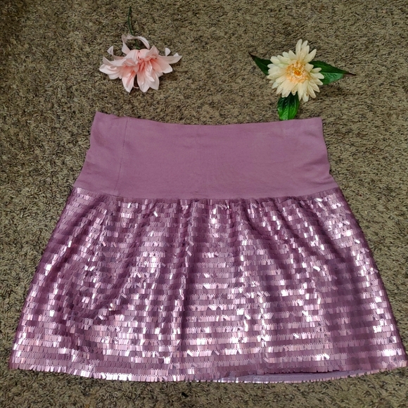 New BEBE SKIRT VERY BEAUTIFUL - Picture 1 of 5
